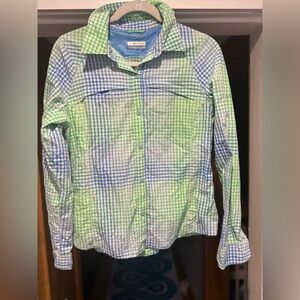 Lovely tailored women’s Columbia Omni-shade checkered shirt